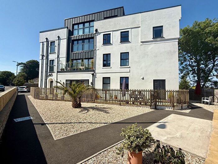 2 Bedroom Flat For Sale In Babbacombe, Torquay, TQ1