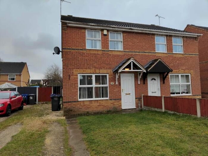 3 Bedroom Semi-Detached House To Rent In Monks Close, Dunscroft, Doncaste, DN7