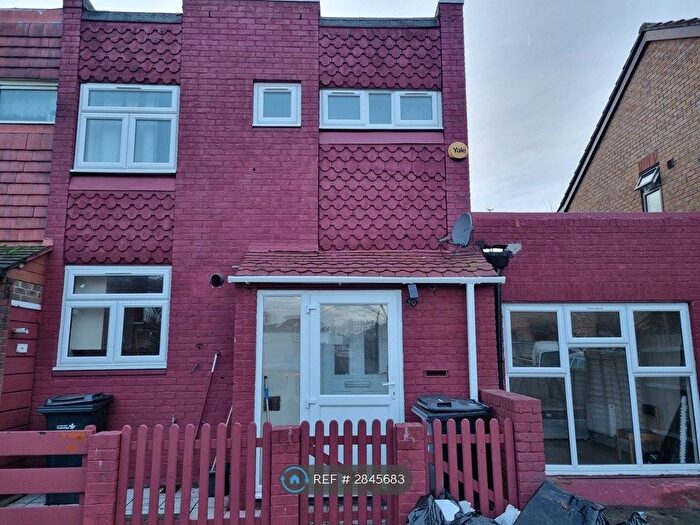 5 Bedroom End Of Terrace House To Rent In Woodman Path, Ilford, IG6