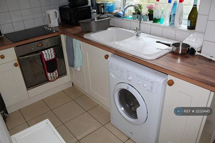 3 Bedroom Terraced House To Rent In Bonhay Road, Exeter, EX4