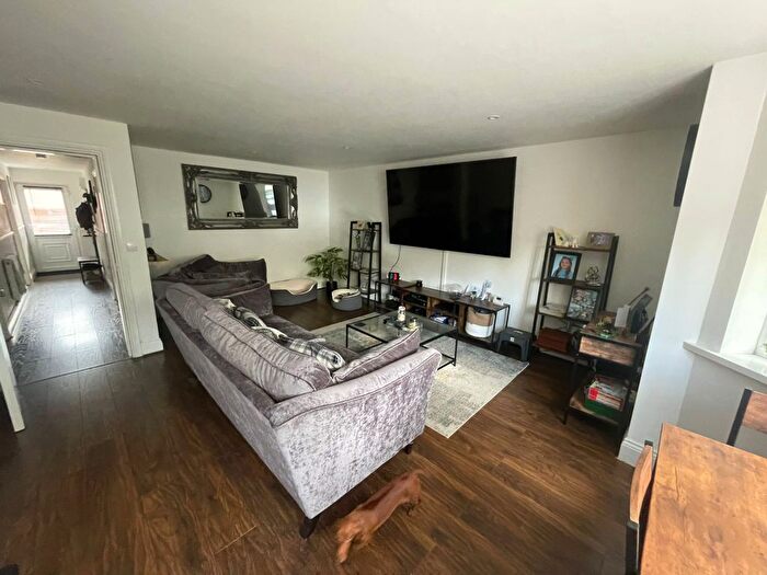 2 Bedroom Flat To Rent In Flat, Cambridge Road, Southport, PR9