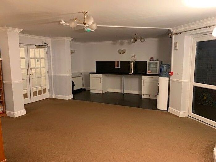 1 Bedroom Flat For Sale In Flat, Coachman Court, Ashingdon Road, Rochford, Essex, SS4