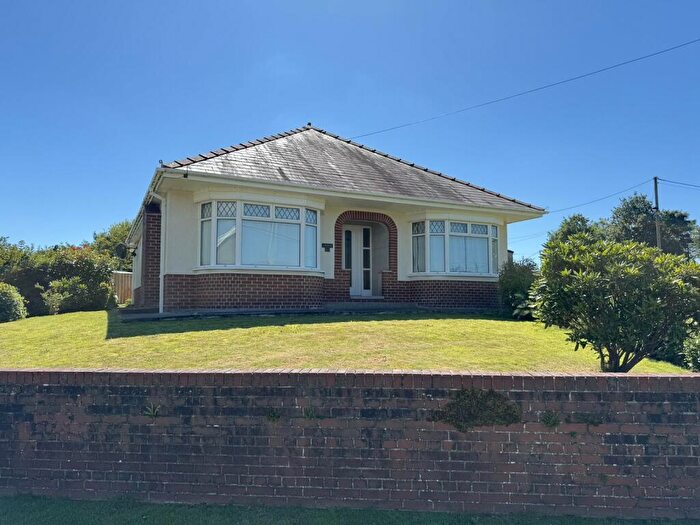 3 Bedroom Detached Bungalow For Sale In Ochr-y-waun Road, Cwmllynfell, Carmarthenshire., SA9