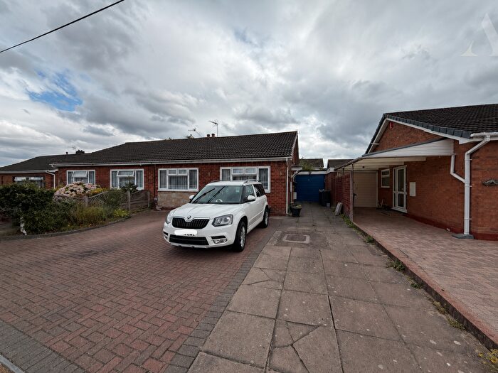 2 Bedroom Semi-Detached Bungalow For Sale In Hilltop Drive, Hodge Hill, Birmingham, West Midlands, B36