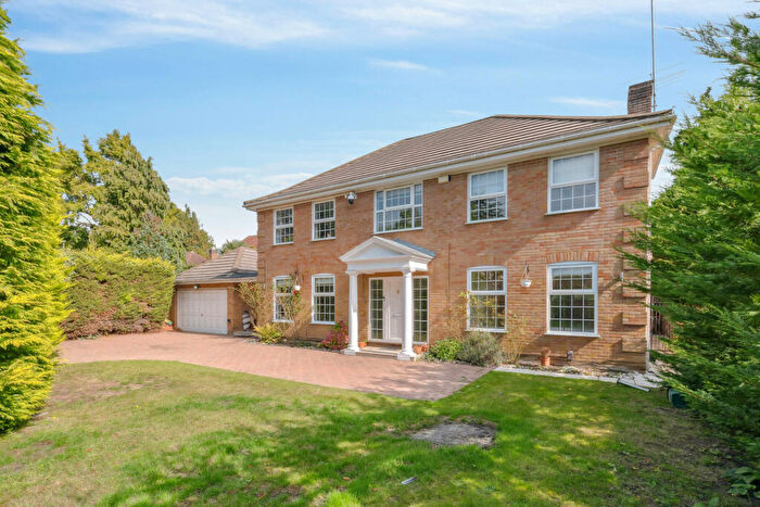 5 Bedroom Detached House To Rent In Amblecote, Cobham, KT11