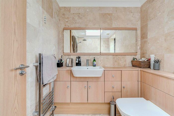 3 Bedroom End Of Terrace House For Sale In Freshbrook Road, Lancing, West Sussex, BN15