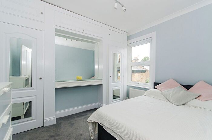 1 Bedroom Flat To Rent In Lothair Road, South Ealing, London, W5