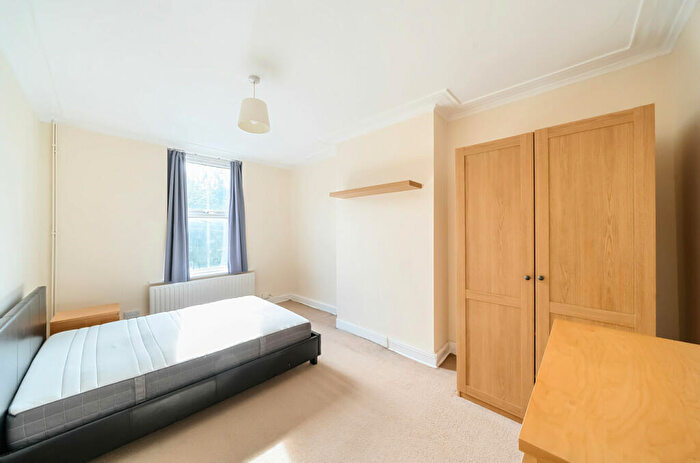 3 Bedroom Terraced House For Sale In Barnbrough Street, Burley, Leeds, LS4