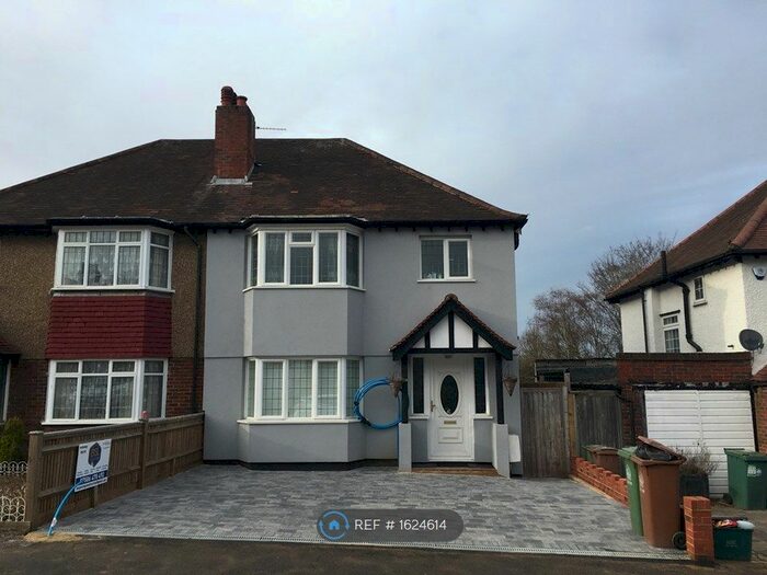 3 Bedroom Semi-Detached House To Rent In Mulgrave Road, Cheam, Sutton, SM2
