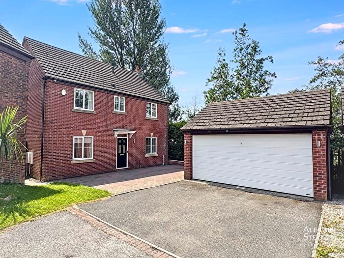 4 Bedroom Detached House For Sale In Emerald Drive, Moorside, OL1