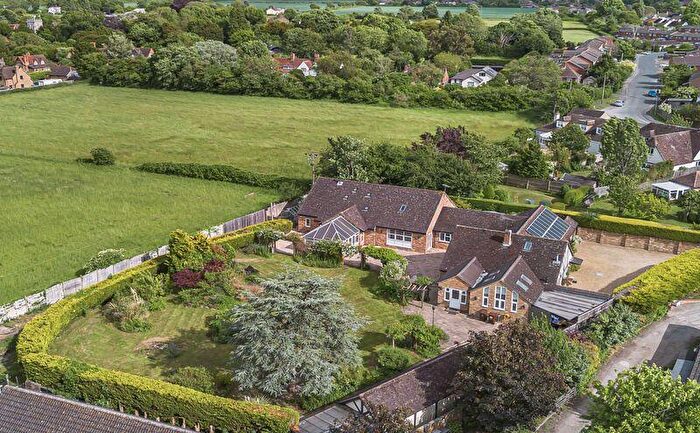 5 Bedroom Detached Bungalow For Sale In New Road, Aston Clinton, HP22