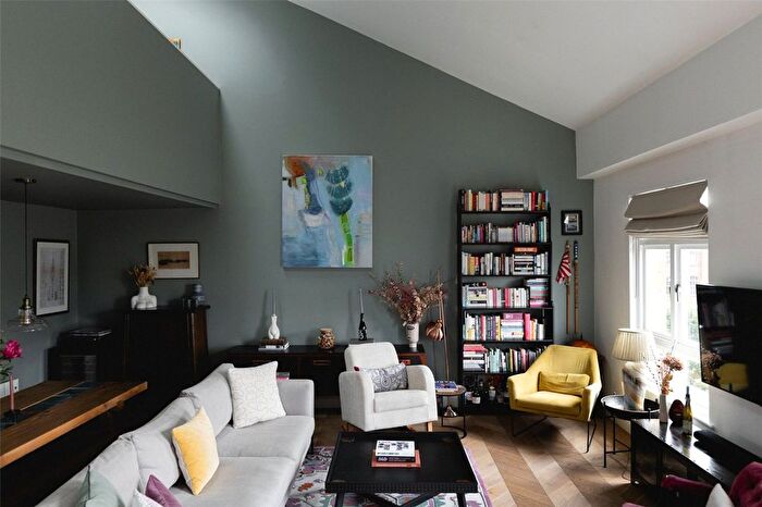 2 Bedroom Flat For Sale In Fairfield Road, Bow Quarter, E3