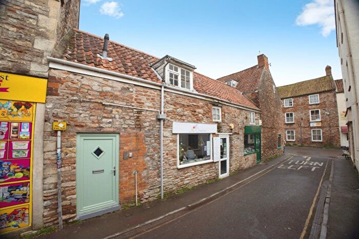 2 Bedroom Maisonette For Sale In Market Street, Wells, BA5