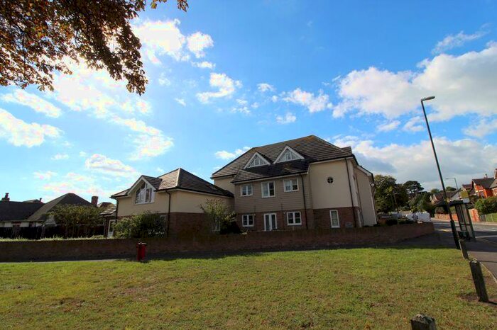 2 Bedroom Flat To Rent In Superb Ground Floor Bedroom Flat - Broadway Southbourne, BH6