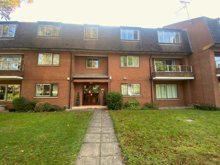 2 Bedroom Flat To Rent In Parkview, Princes Gate, PE1