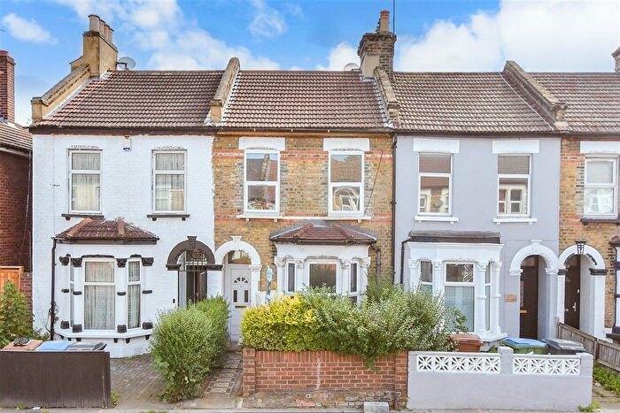 3 Bedroom Terraced House For Sale In Cann Hall Road, Leytonstone, E11