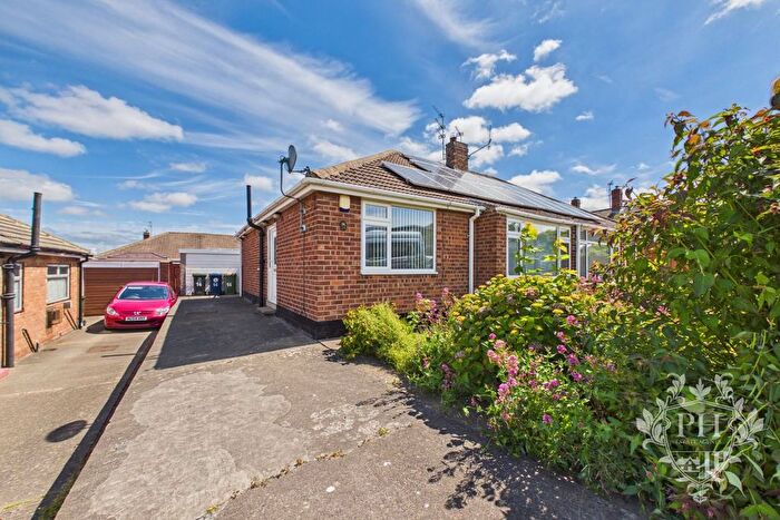 2 Bedroom Semi-Detached Bungalow For Sale In Lodge Road, Middlesbrough, TS6