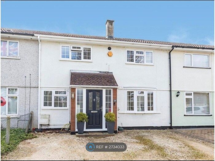 3 Bedroom Terraced House To Rent In Minety Road, Swindon, SN2