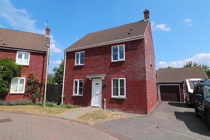 3 Bedroom Detached House For Sale In Cresswell Drive, Paxcroft Mead, Hilperton, BA14
