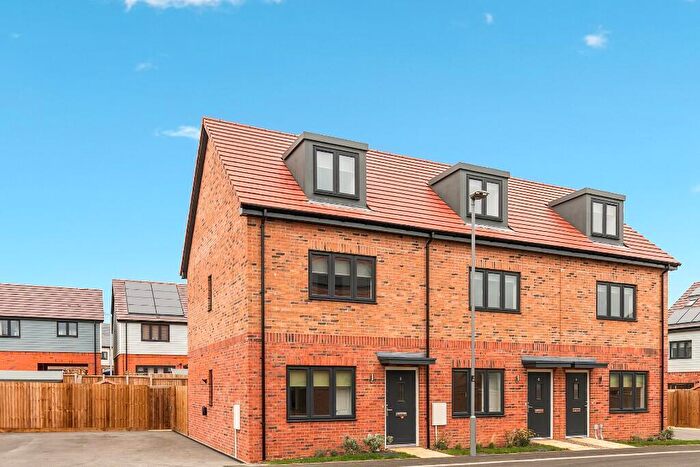 3 Bedroom Terraced House To Rent In Lakenvelder Way, Milton Keynes, Buckinghamshire, MK8