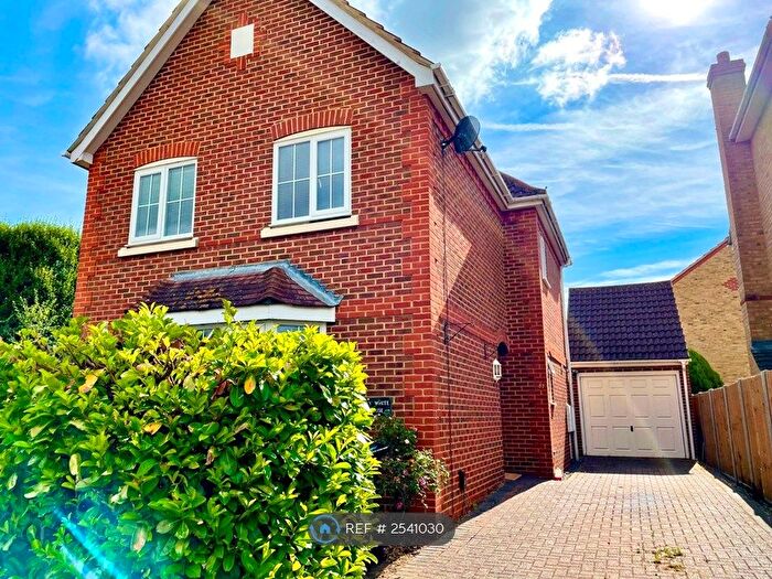 3 Bedroom Detached House To Rent In The Limes, Windsor, SL4
