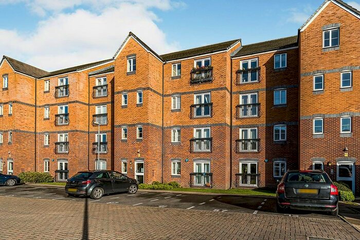 2 Bedroom Flat To Rent In Anchor Drive, Tipton, West Midlands, DY4