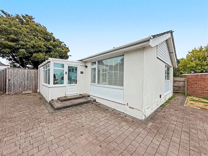 3 Bedroom Detached Bungalow To Rent In Whitehayes Close, Burton, BH23