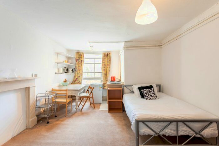 Studio To Rent In - Linden Gardens, London, W2