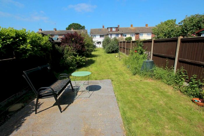 3 Bedroom End Of Terrace House For Sale In Groveside, Henlow, SG16