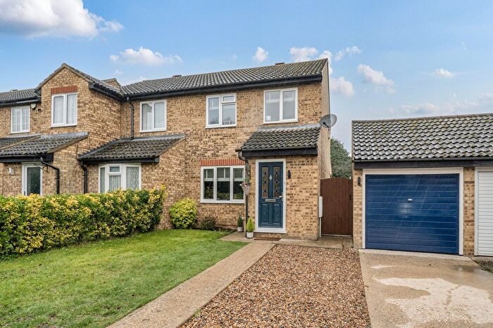 3 Bedroom Semi Detached House For Sale In Avon Rise, Flitwick, MK45