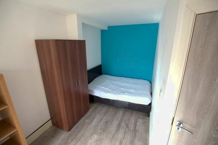 3 Bedroom Flat To Rent In Harrow Road, Leicester, LE3