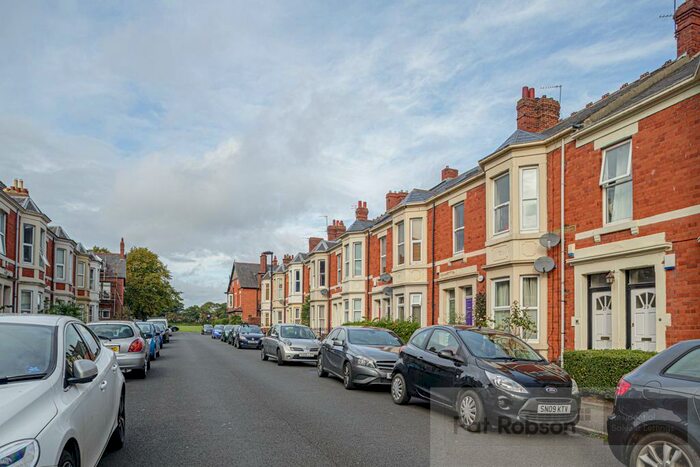 2 Bedroom Flat To Rent In Lavender Gardens, Jesmond, NE2