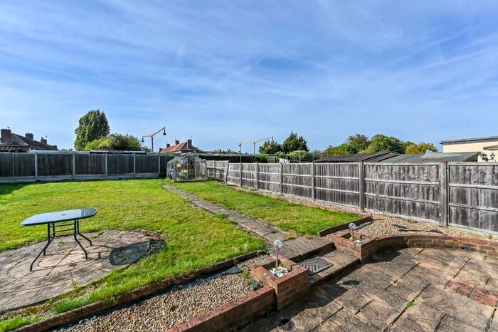 4 Bedroom Detached House For Sale In Allerford Road, Beckenham Hill, London, SE6