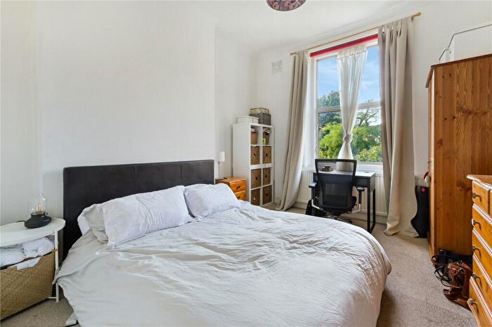1 Bedroom Apartment For Sale In Newington Green Road, London, N1
