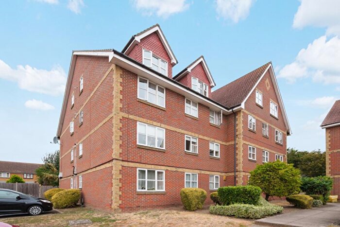 2 Bedroom Flat To Rent In Canada Road Erith, DA8