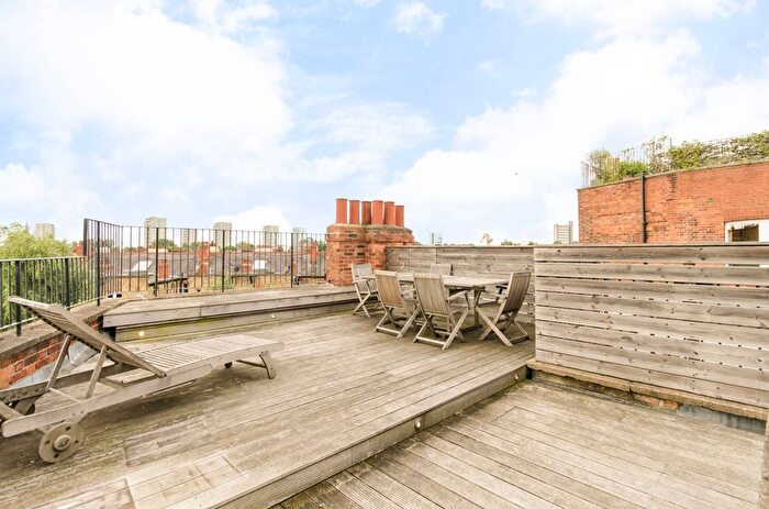 3 Bedroom Flat To Rent In Lauderdale Road, Maida Vale, London, W9