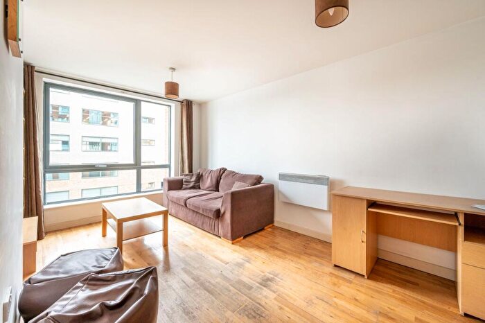 1 Bedroom Flat To Rent In Stratford, London, E15