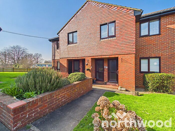 1 Bedroom Flat For Sale In Loudon Court Loudon Way, Ashford, Ashford, TN23