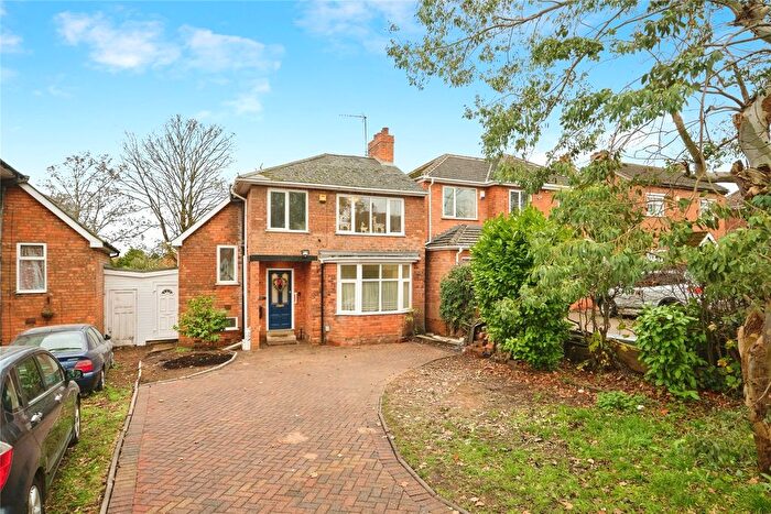 3 Bedroom Link Detached House For Sale In Stuarts Road, Birmingham, West Midlands, B33