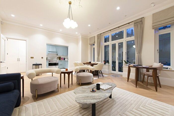 2 Bedroom Flat To Rent In Netherhall Gardens, Hampstead, NW3