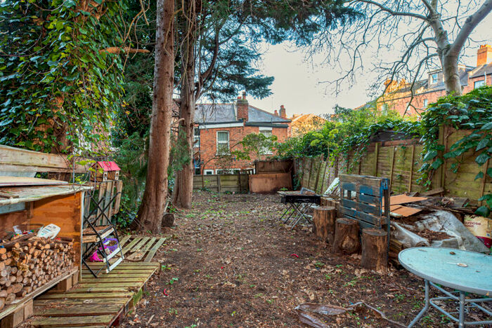 Studio To Rent In Archway Road, N6