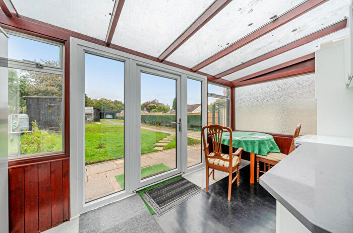 2 Bedroom Bungalow For Sale In Pitmore Road, Allbrook, Hampshire, SO50