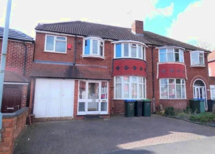 5 Bedroom Semi-Detached House To Rent In Waddington Avenue, Great Barr, Birmingham, B43