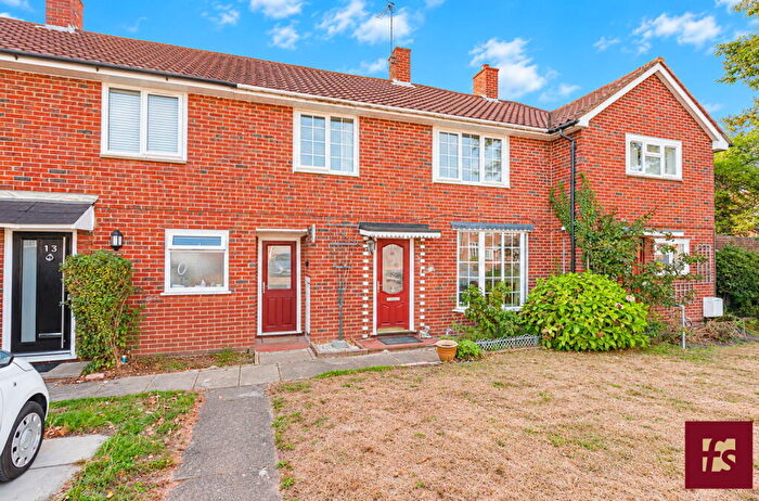 3 Bedroom Terraced House For Sale In Kennel Lane, Bracknell, RG42