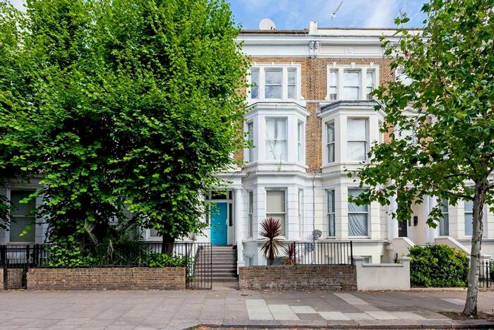 3 Bedroom Flat To Rent In Elgin Avenue, London, W9
