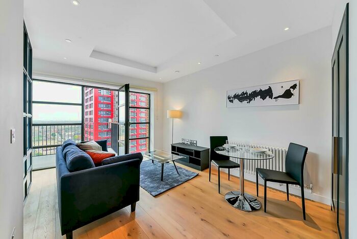 Apartment To Rent In Amelia House, London City Island, London, E14