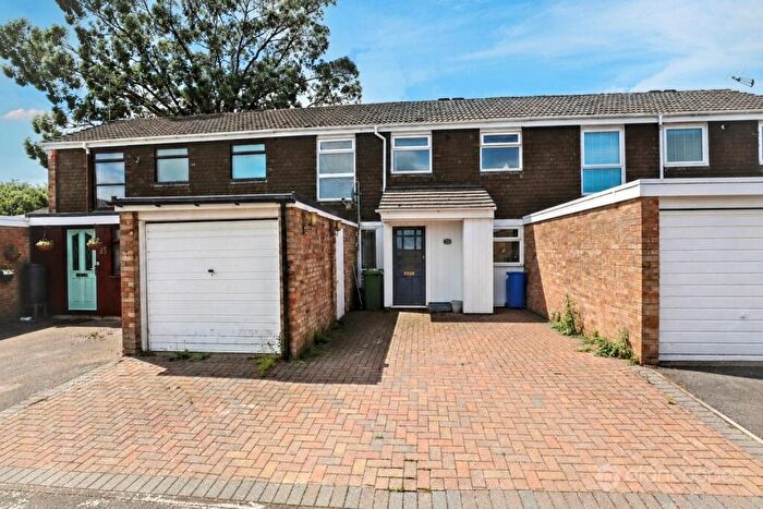3 Bedroom Terraced House For Sale In Stroma Way, Glendale, Nuneaton, CV10