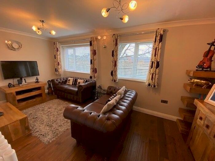 2 Bedroom Flat To Rent In Ancroft Close, Piccadilly, York, North Yorkshire, YO1