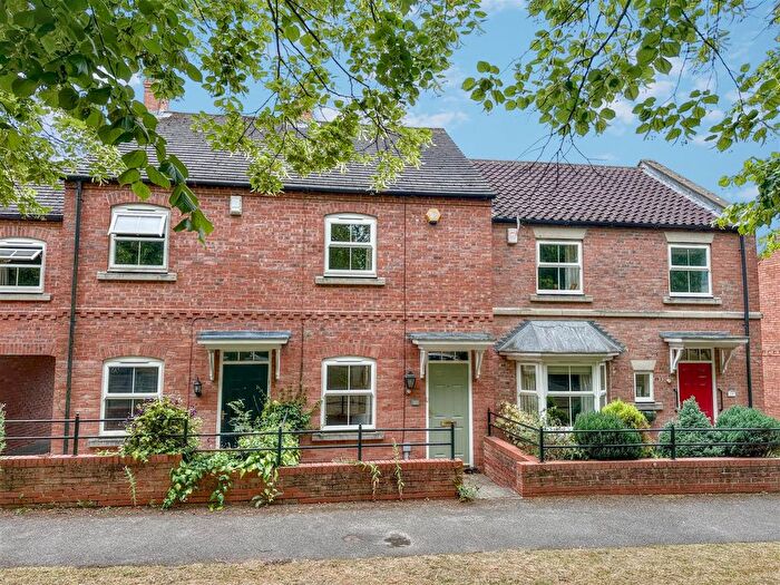 2 Bedroom Town House To Rent In Lime Tree Avenue, Easingwold, York, YO61