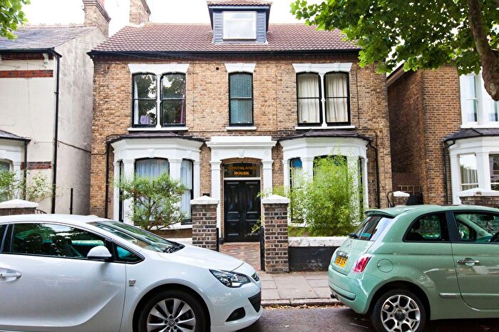 1 Bedroom Flat To Rent In Park Road, Westcliff-On-Sea, SS0